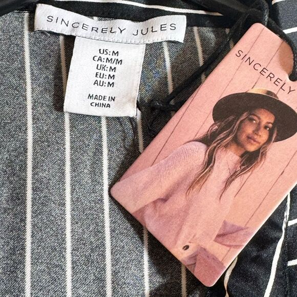 Sincerely Jules Blouse Womens size Medium striped satin Button Up Shirt Classic - Picture 13 of 13